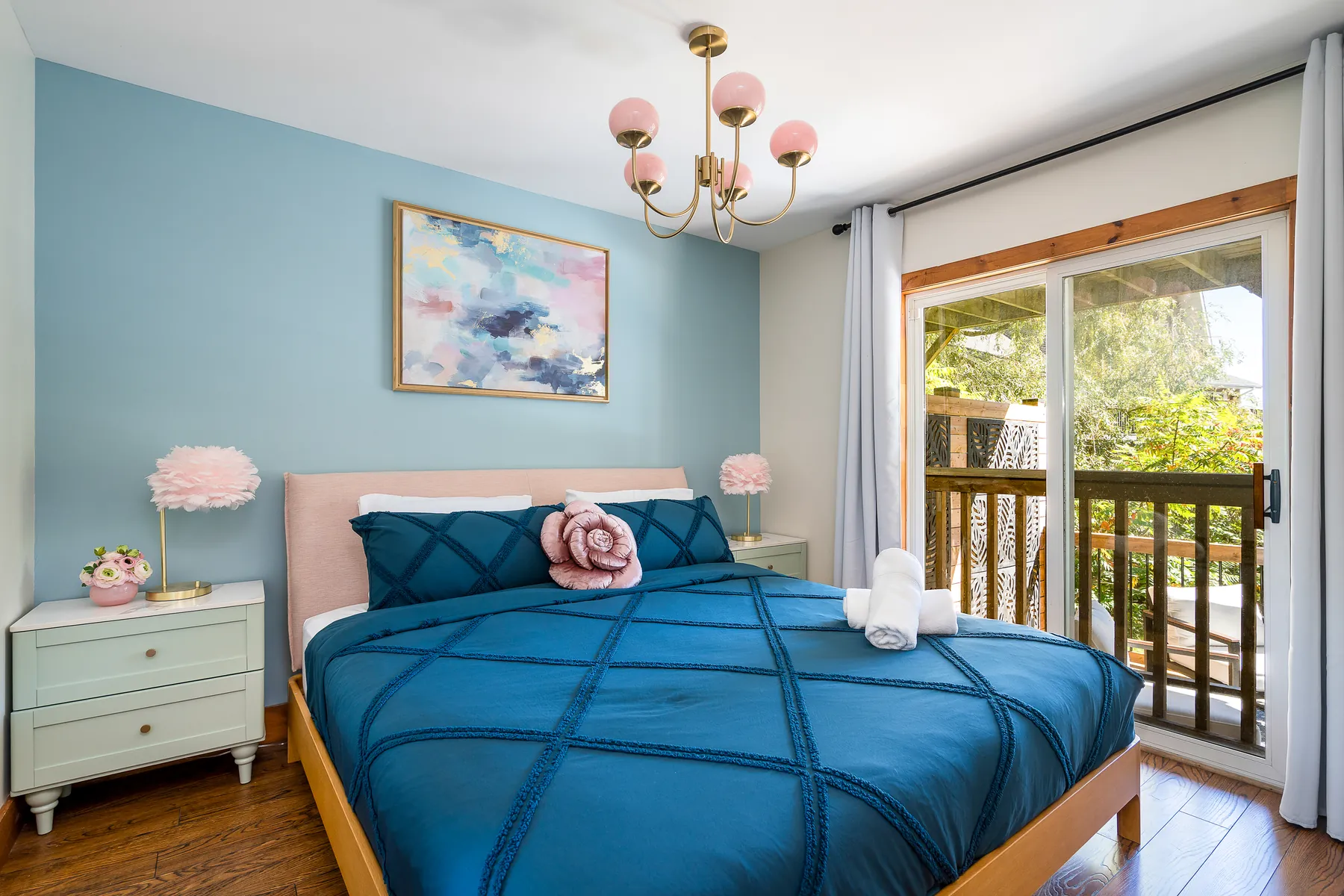 Comfortable professionally prepared bedroom